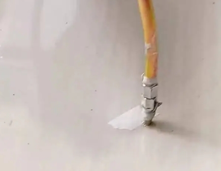 固阳瓷砖空鼓维修公司专业解答在瓷砖铺贴过程中，如果使用的砂料过粗（如全部使用了粗砂），可能会导致以下问题